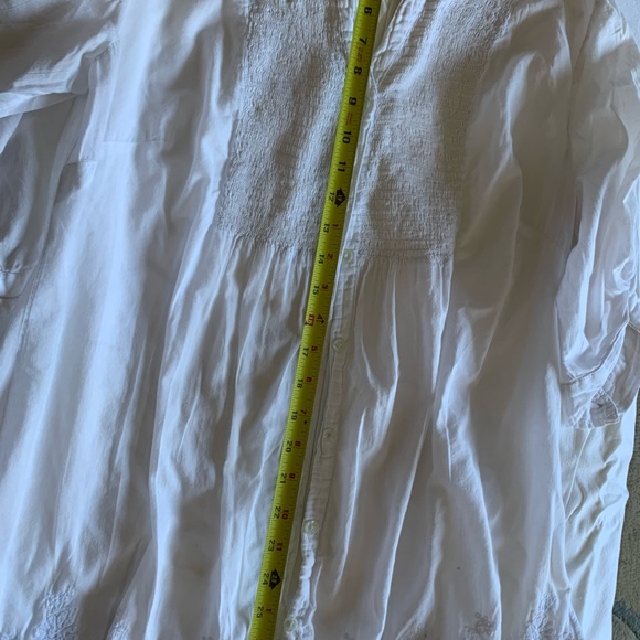 Gloria Vanderbilt- white cotton full button down front,tab sleeves, lightweight - Picture 2 of 3